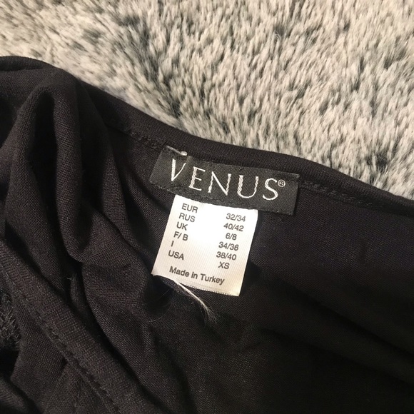 Venus black XS small top with sleeve detail - Picture 3 of 3